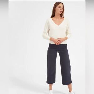 Everlane Cashmere V-neck Cropped Sweater in Cream White- Size Large